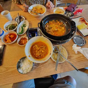돈가네 김치 돼지찌개 사진 1