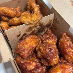 교촌치킨 사진
