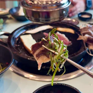 꾸석지돌판한우 사진