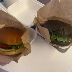 블랙마스터버거 사진