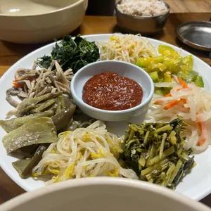 일출보리밥 사진
