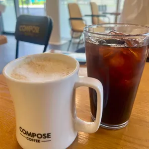 컴포즈커피 사진