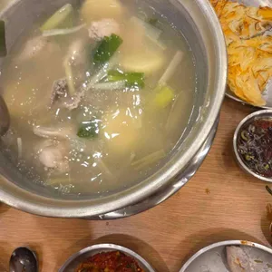 효담칼국수 닭한마리 사진