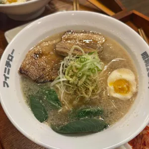 휘니치로 사진