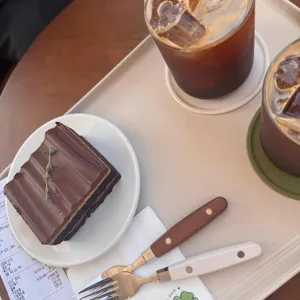글루크 사진