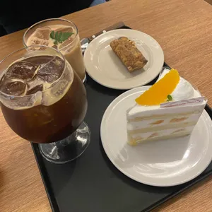 챔프스페이스 커피로스터스 베리도넛 사진
