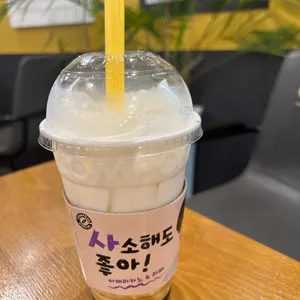 컴포즈커피 사진