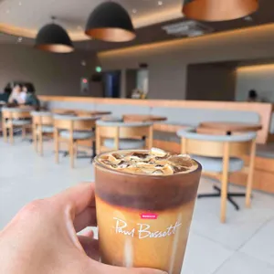 폴바셋 사진