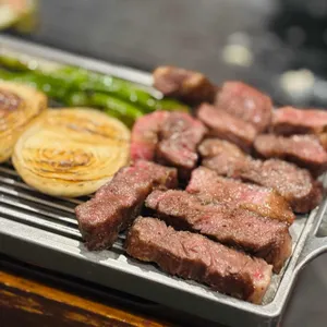 우살롱 사진