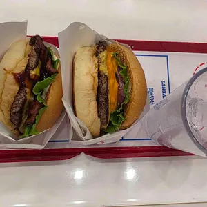폴트버거 사진