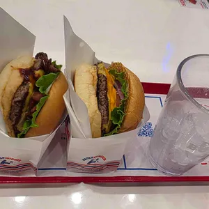 폴트버거 사진