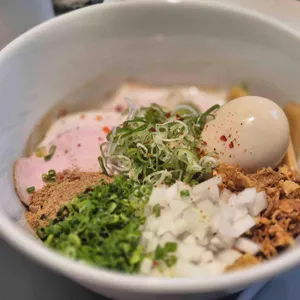 멘야라츠 사진