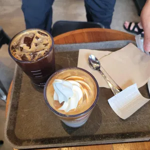 폴바셋 사진