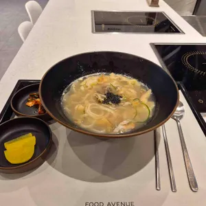 팔당원조칼제비 사진