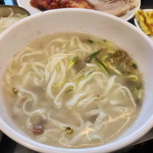 훼미리손칼국수 사진