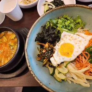 무지개돌솥밥 사진 2