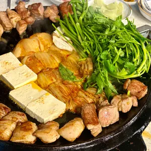 진짜무쇠삼겹 사진 1
