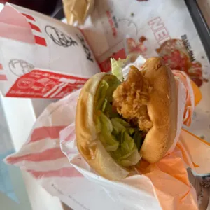 KFC 상수역 사진 1