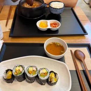 이모꼬모 사진