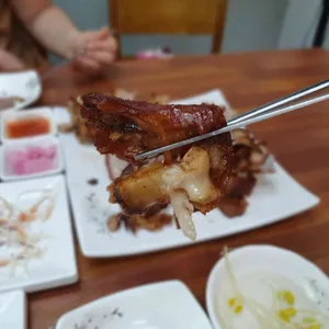 진흥왕족발 사진