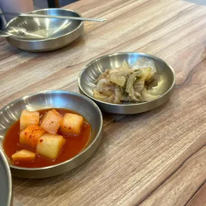 얼큰본가 연품뼈해장국 24시 사진