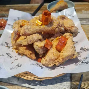 얼맥당 사진