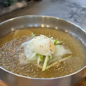 솥뚜껑오겹살 사진