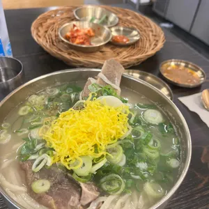 평이담백 뼈칼국수 사진 1