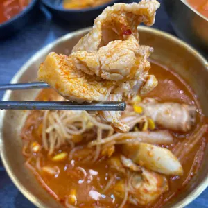 연평도꽃게품은닭볶음탕 드럼통솥뚜껑 대표 사진