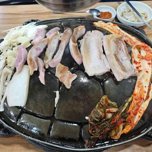 거북솥삼겹살 사진