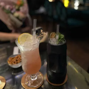 어글리 대표 사진
