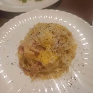 empty plate 대표 사진