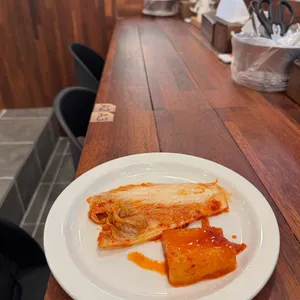 삼삼뼈국 막국수 사진