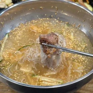석꾼 사진