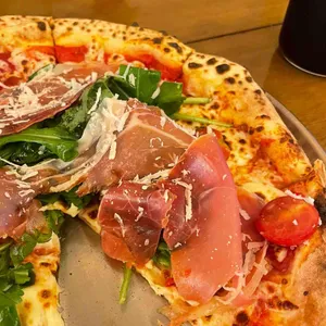 라피자일피노 대표 사진