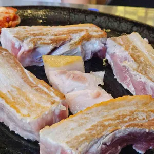 동두천솥뚜껑삼겹살 사진