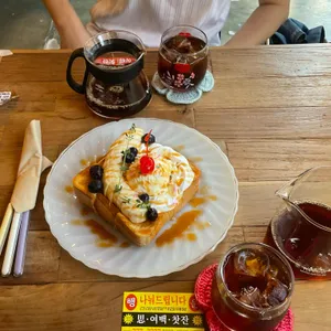 사,여백,찻잔 사진
