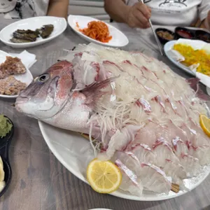 동산횟집 사진 2