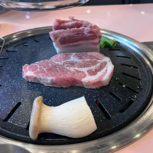 돼지맨숀 사진 1