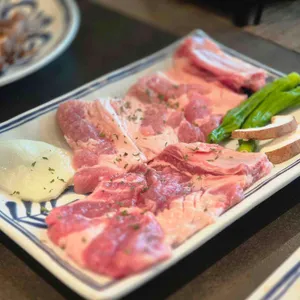 육삼월 대표 사진