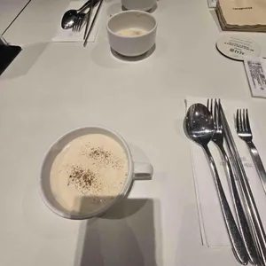 애슐리퀸즈 사진