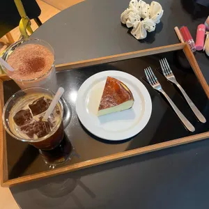 어로드사이드 사진