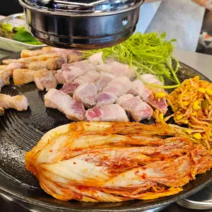 할매솥뚜껑삼겹살 대표 사진