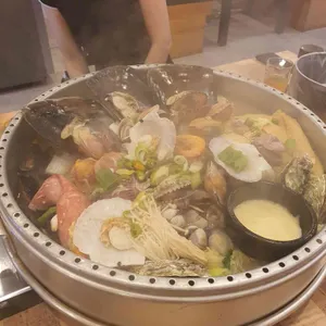 바다는지금 조개전골 사진
