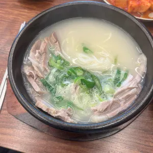 안녕돼지국밥 사진