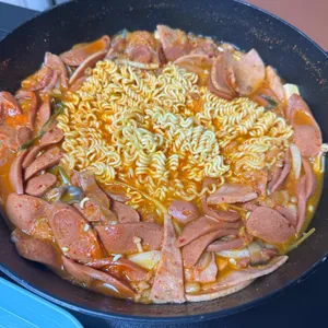 땅스부대찌개 대표 사진