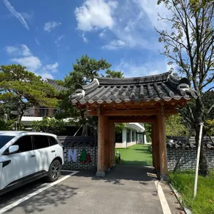 더포레스트 퀸 사진 2