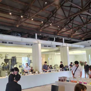 모모스 로스터리&커피바 대표 사진