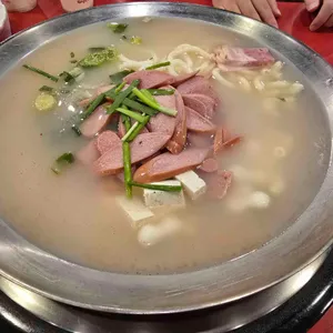 놀부부대찌개&철판구이 사진 2
