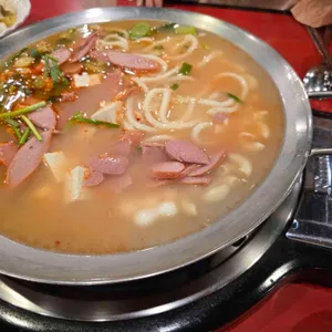 놀부부대찌개&철판구이 사진 1